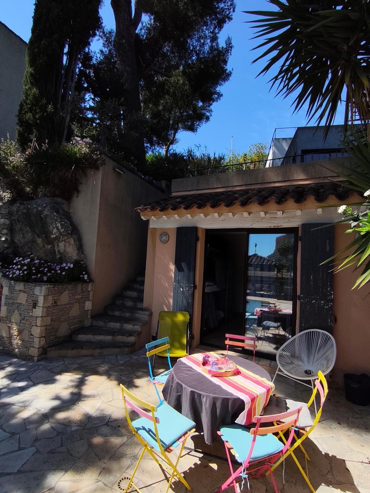 Boutique Hostel By Cassis Eksteriør billede